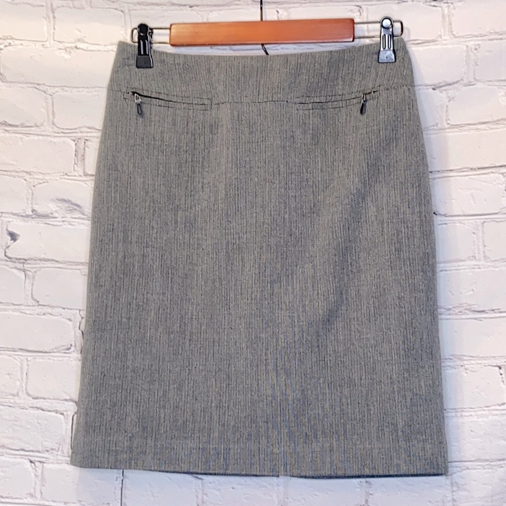 Apostrophe' Black & White Skirt Size 6 Petite Excellent Condition